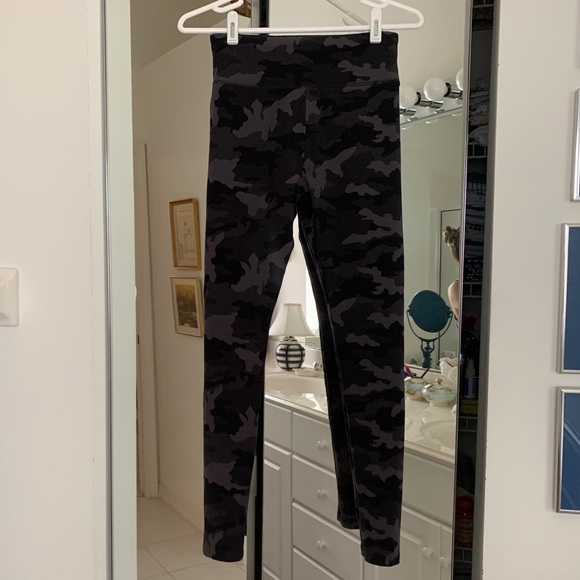 Leggings. Never worn but no tags. - Picture 7 of 7